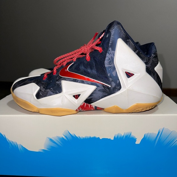 Lebron 11 “Independence Day” (616175-164) OG 2014 SUPER CLEAN - Picture 2 of 7